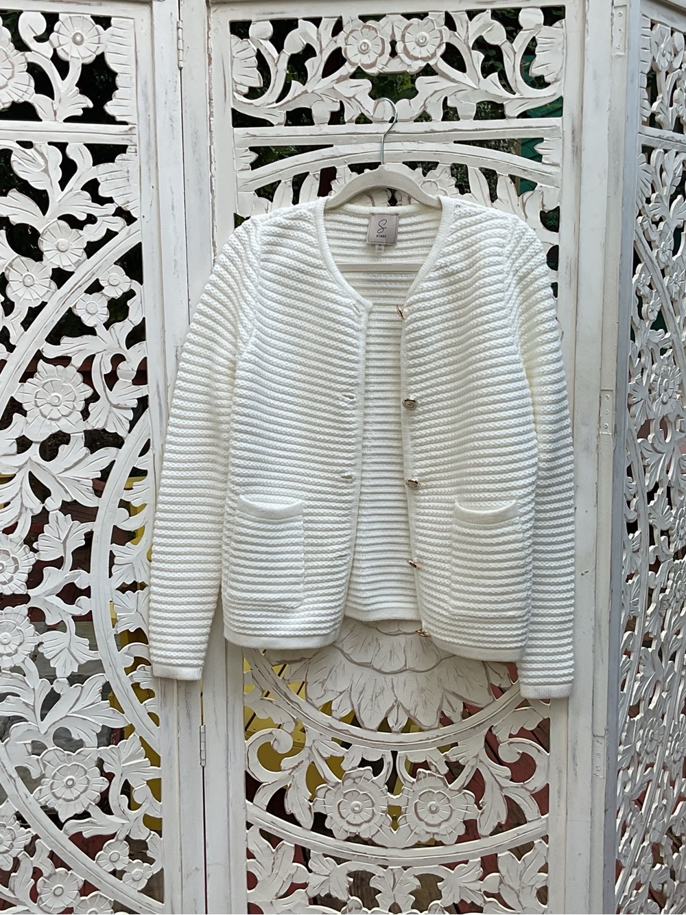 Sioni Women’s Off-White Textured Button-Front Cardigan